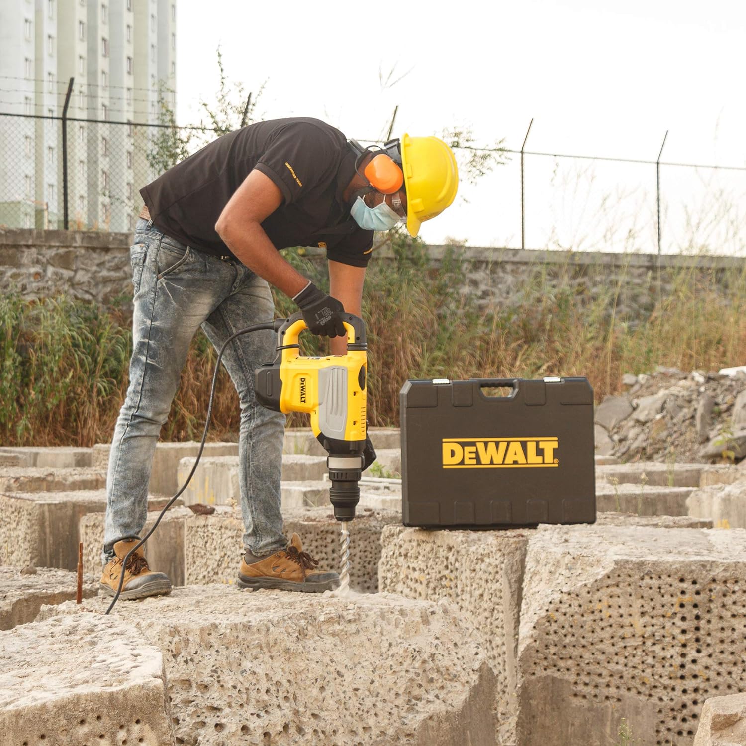 Dewalt D25733K 1400W 11J 8KG Sds-Max Hammer Drill